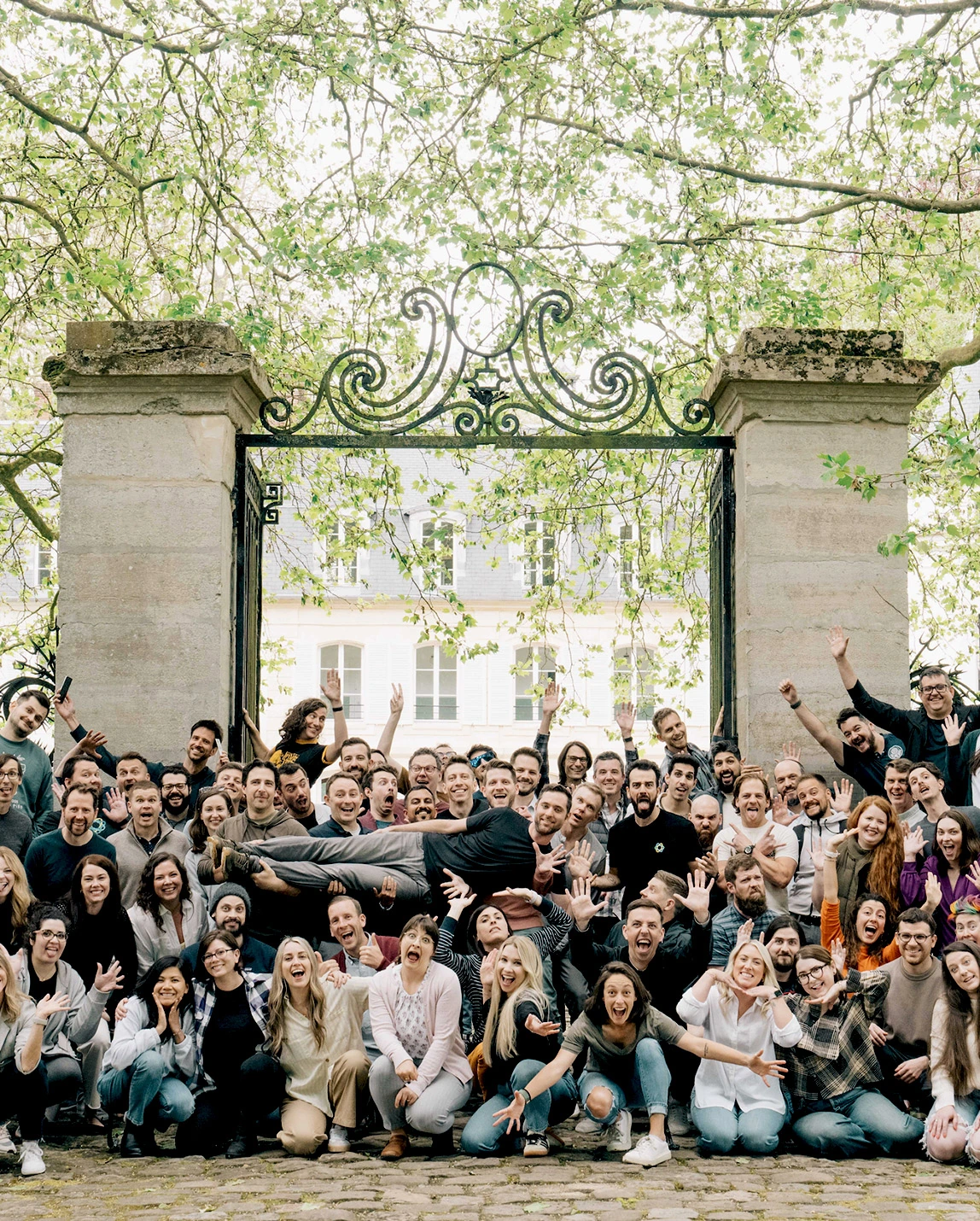 close-team-retreat-italy